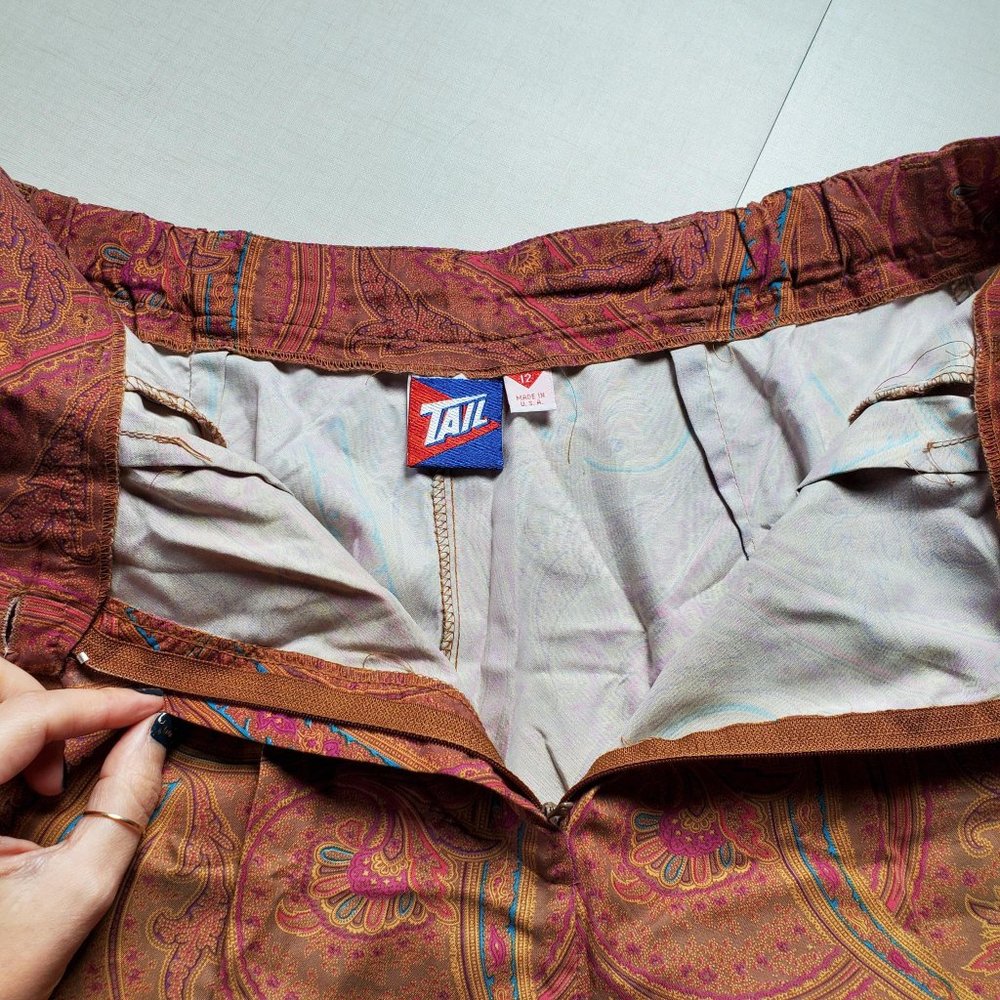 Vintage USA Made Boho Paisley Floral Pleated Bermuda Shorts - Picture 8 of 14